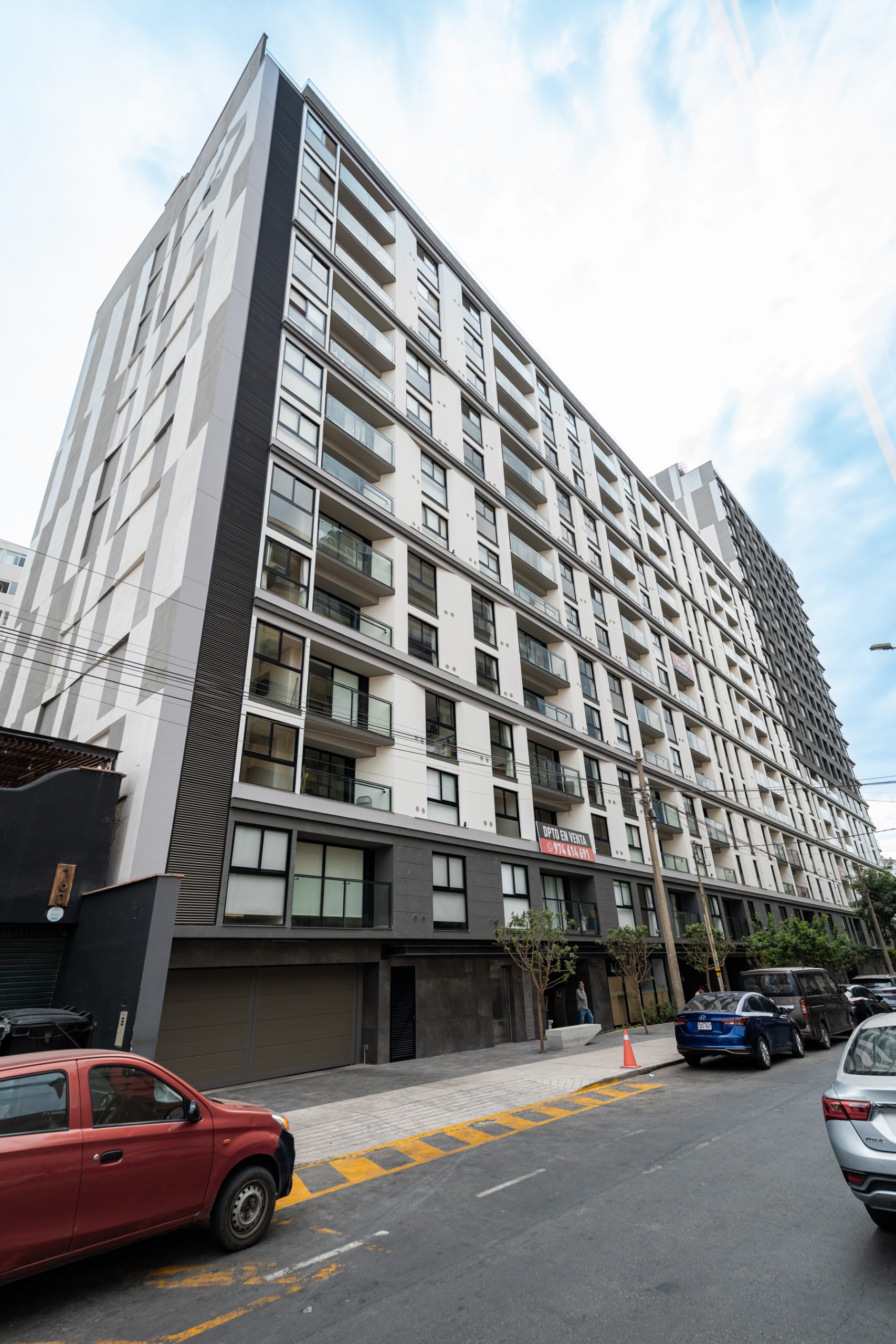 Pool and amenities Miraflores Lima - AUREN Private Residences